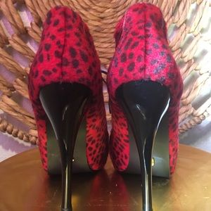 Rarrrrrr 👹👹 on 4 inch heel!